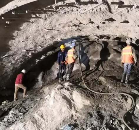 延安拱顶带模注浆料的施工流程及注意事项